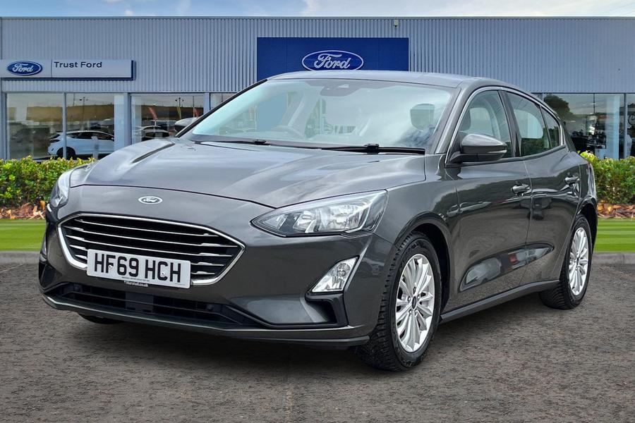 Ford FOCUS Photo autoimg-9bab9c806c2a70be46bf7e6524819e4cdef5e4c2.jpg
