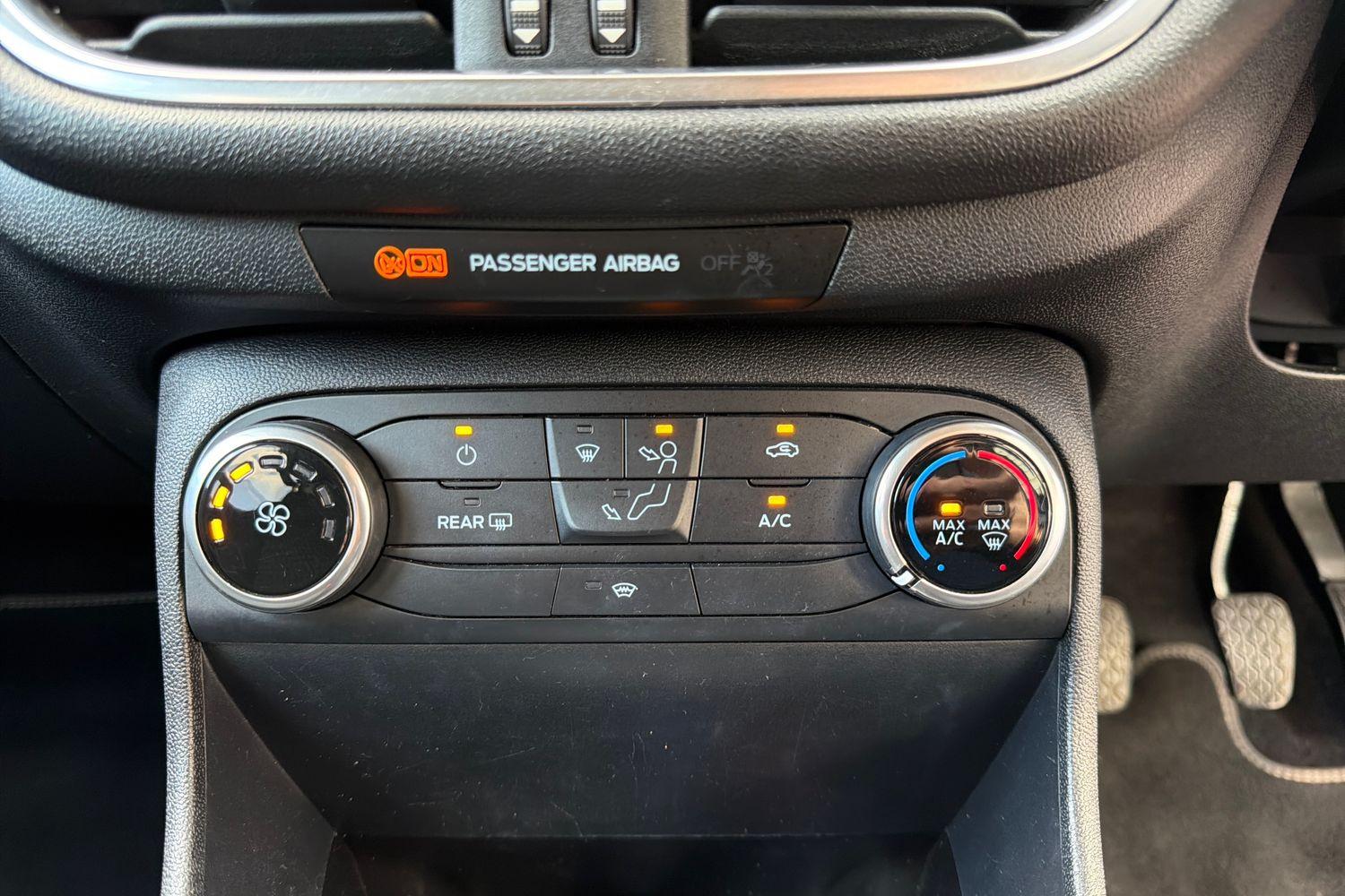 Ford FIESTA Photo 26