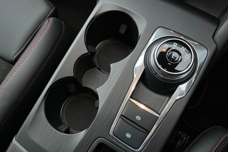 Used Ford KUGA SV25VKT 37