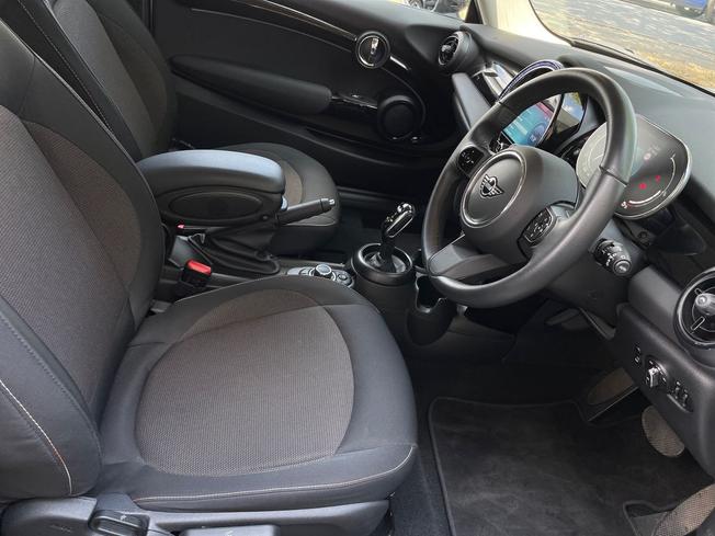 MINI Hatch Photo 28