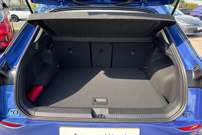 Volkswagen T-Roc Photo 12