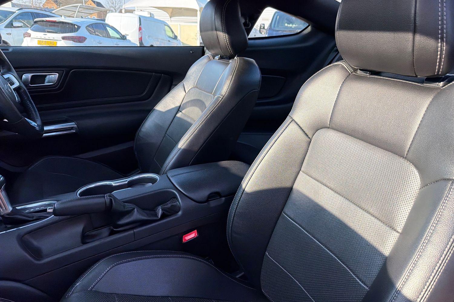 Ford MUSTANG Photo 18