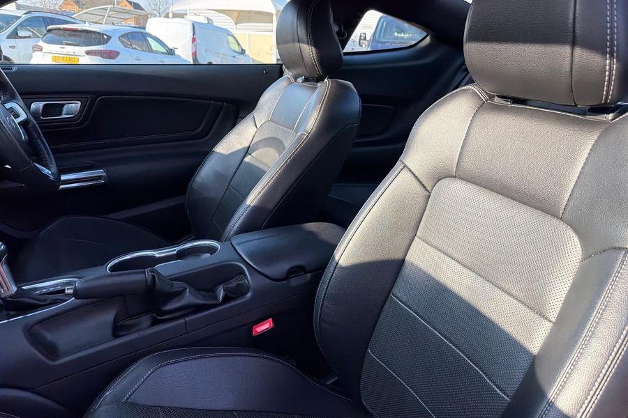 Ford MUSTANG Photo autoimg-9bba6d31a7d53338747fb88d5742b73609ccec6f.jpg