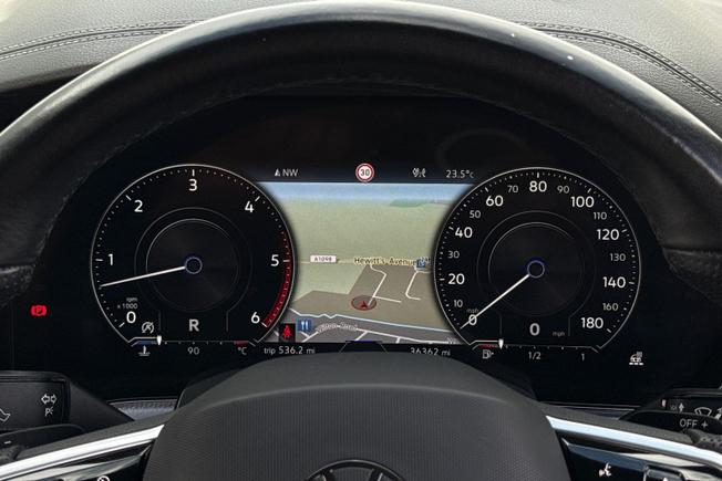VOLKSWAGEN Touareg Photo 31