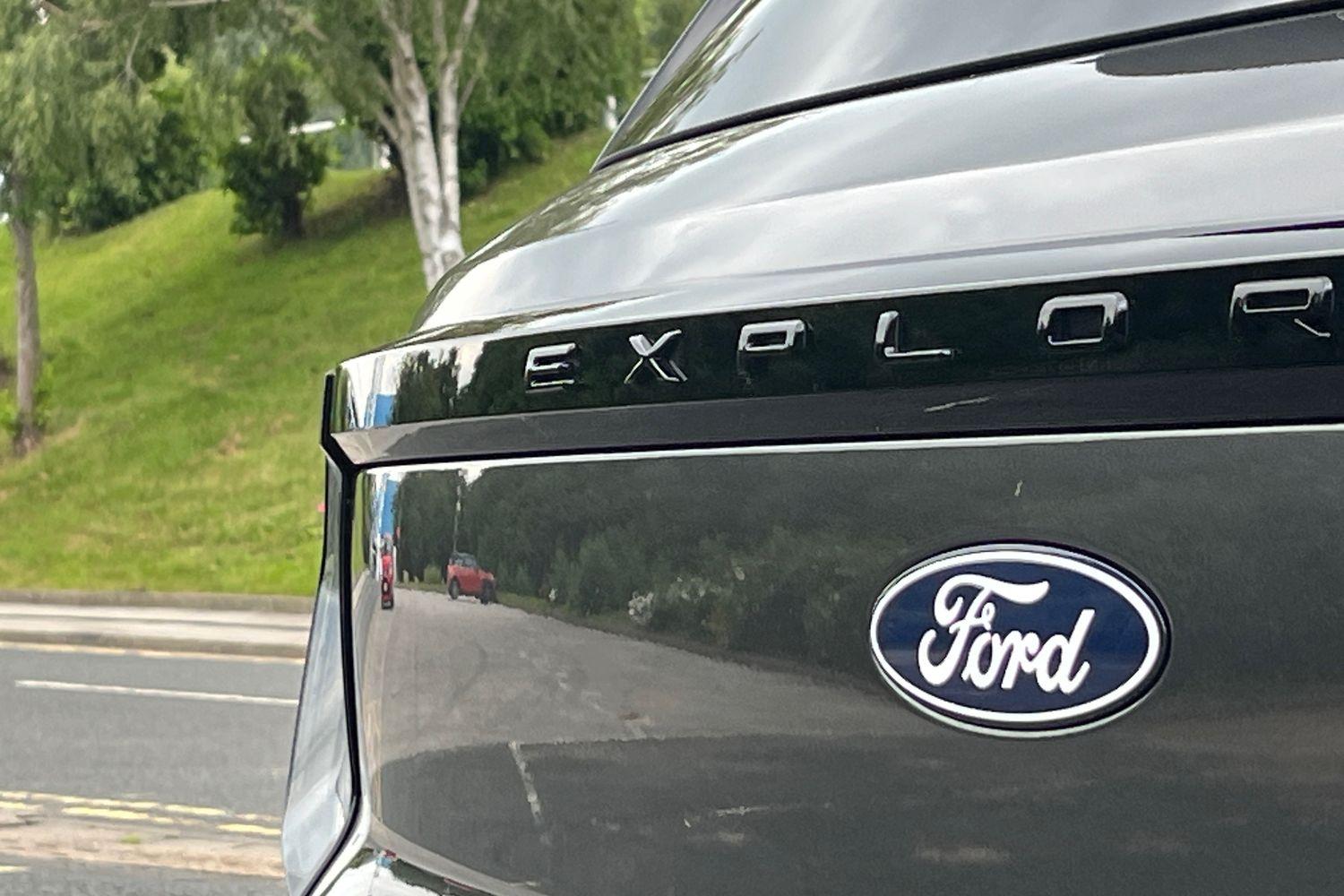Ford Explorer Photo 39
