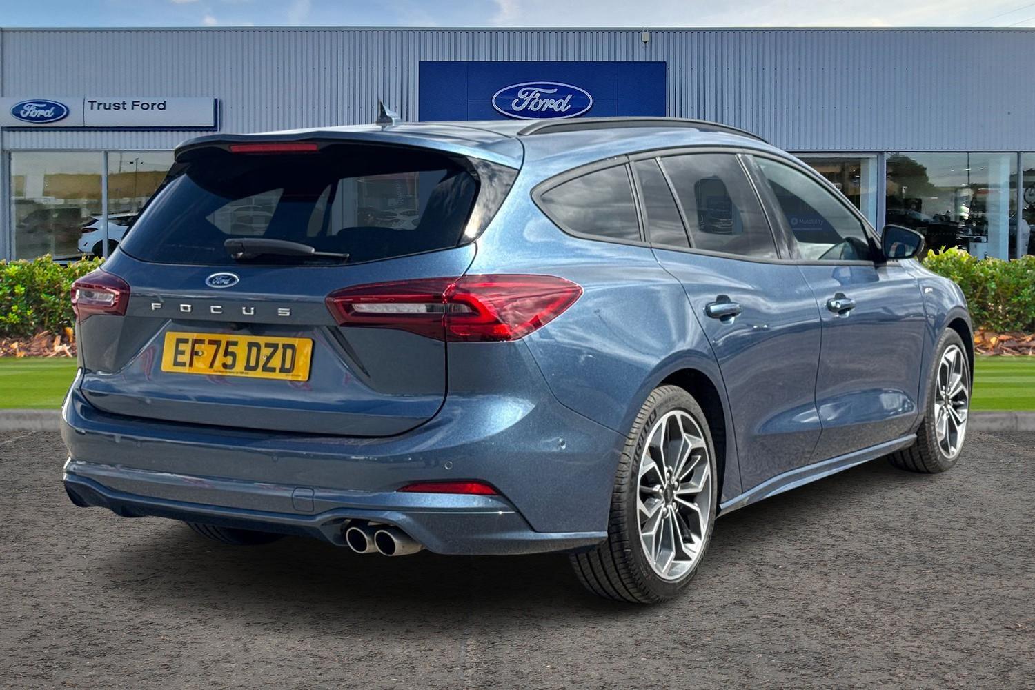 Ford FOCUS Photo 3