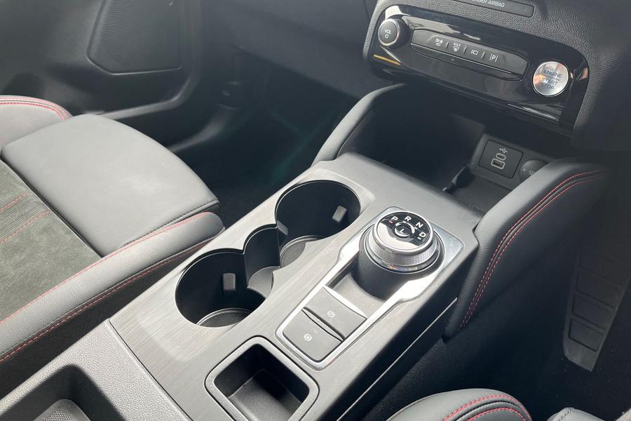 Ford KUGA Photo autoimg-9bc884ef87fdedd82bdfb4c6fce9f938ab3ef45f.jpg