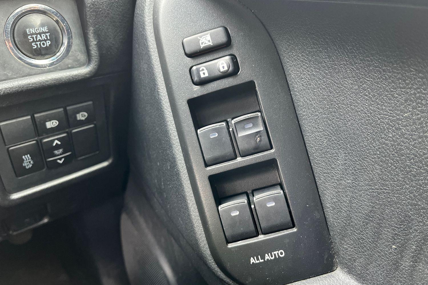 Toyota Land Cruiser Photo 15