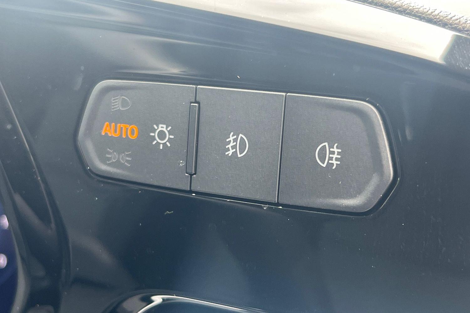 Ford TRANSIT CONNECT Photo 30