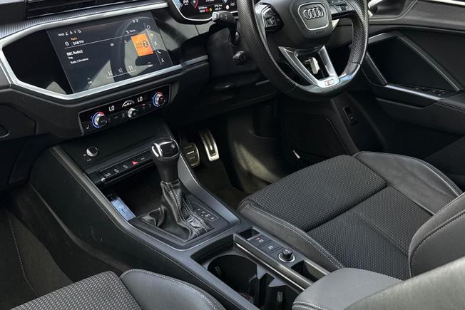 AUDI Q3 Photo 26
