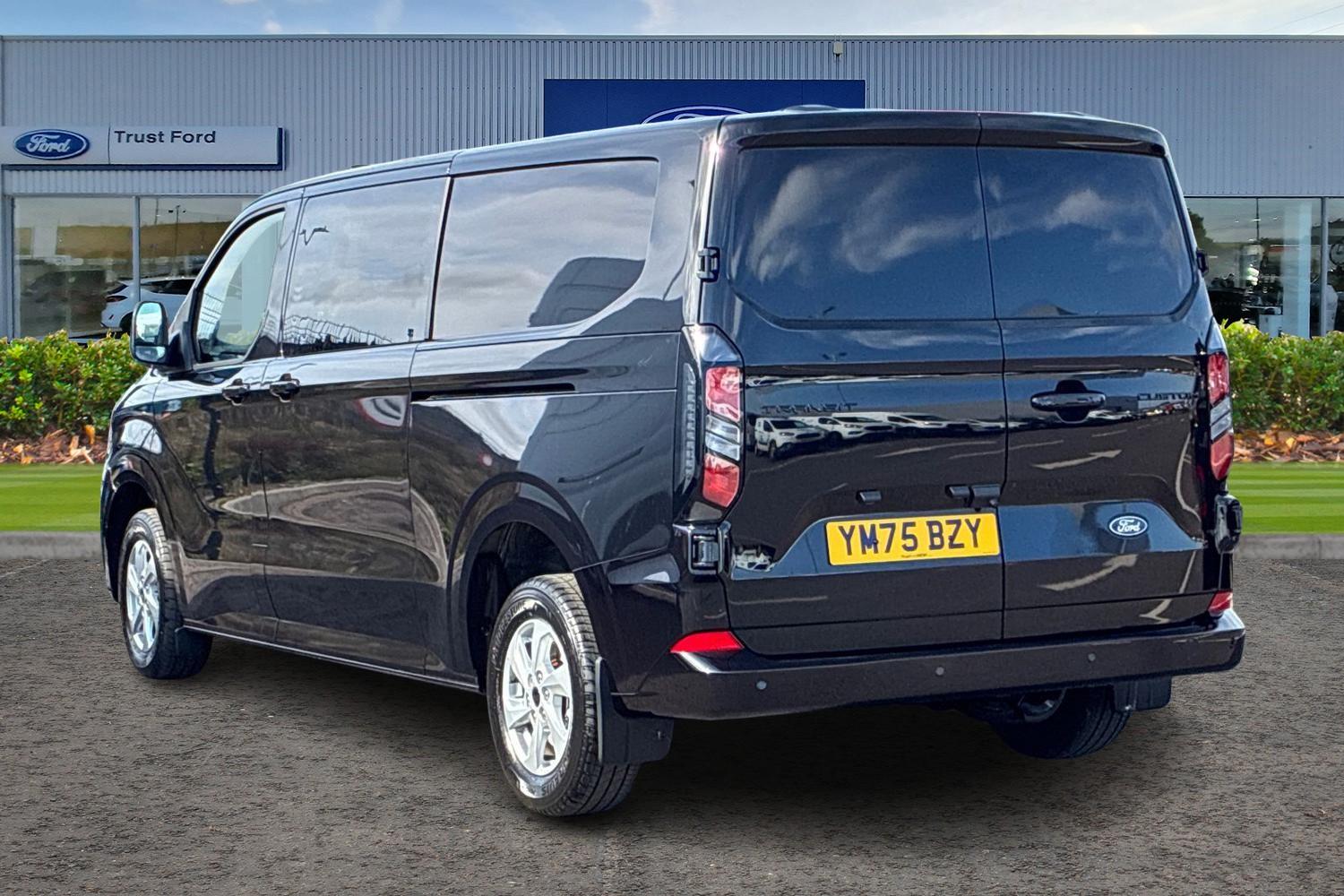 Ford TRANSIT CUSTOM Photo 1