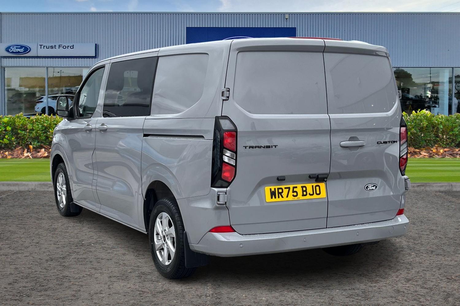 Ford TRANSIT CUSTOM Photo 1