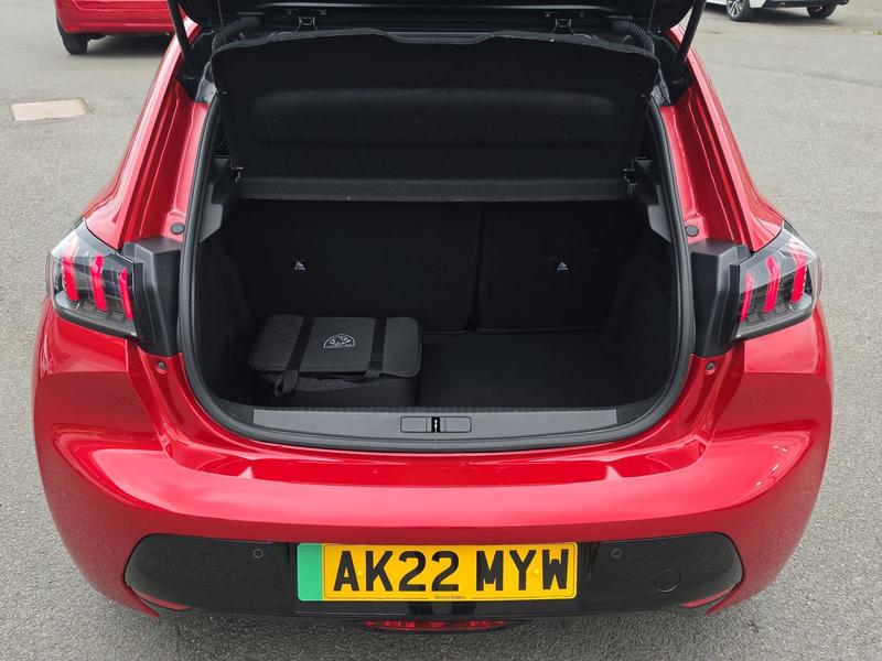 Used Peugeot E-208 AK22MYW 18