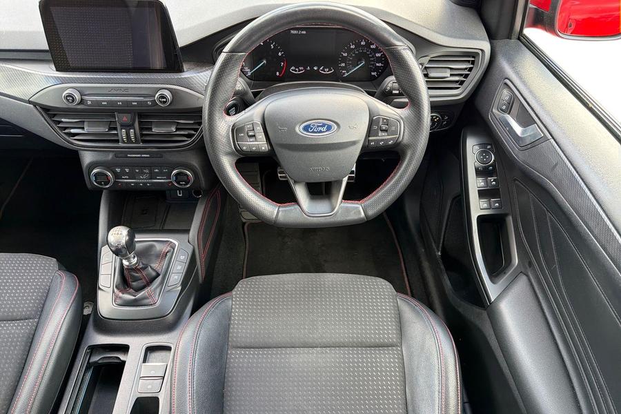 Ford FOCUS Photo autoimg-9bdd11d56ac52caa943046b3c11c011fbf190830.jpg