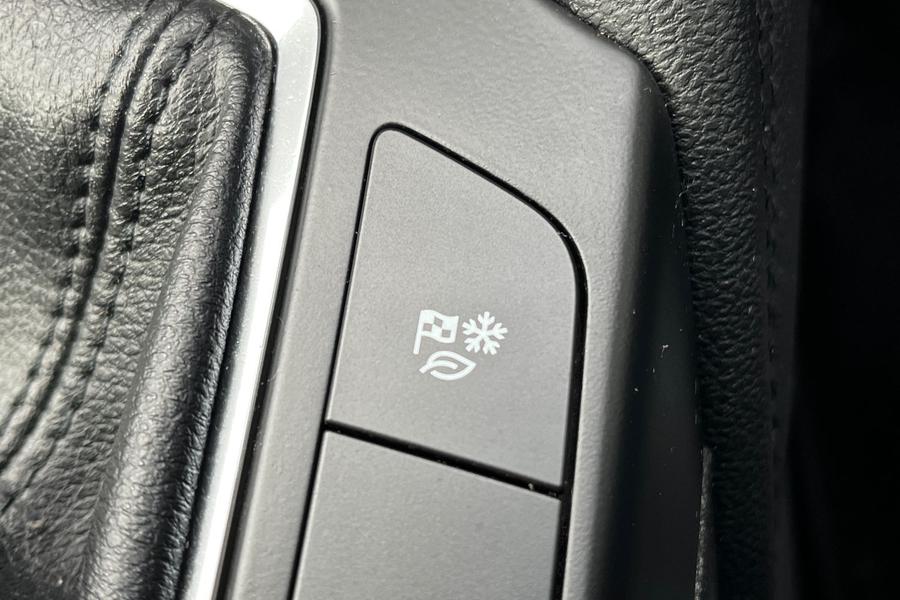 Ford Kuga Photo autoimg-9be45cbfa0aa2dbed7e3be4bf3a2d8498256259d.jpg
