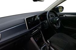 VOLKSWAGEN T-Roc Photo 2
