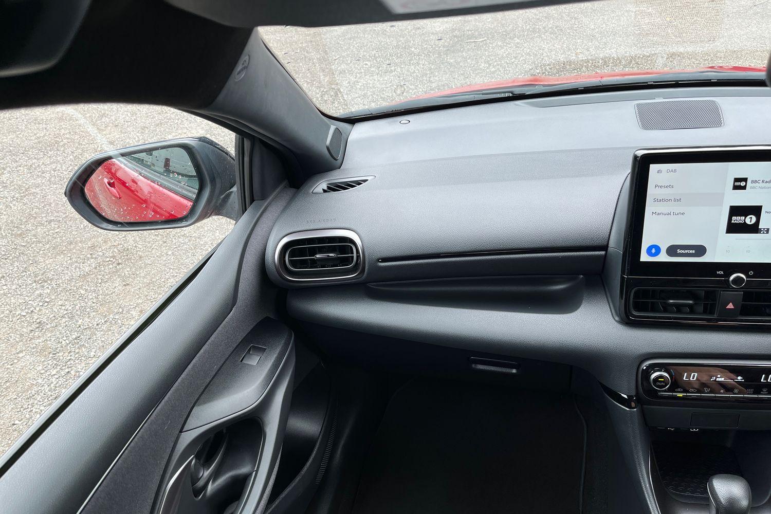 Toyota YARIS Photo 36
