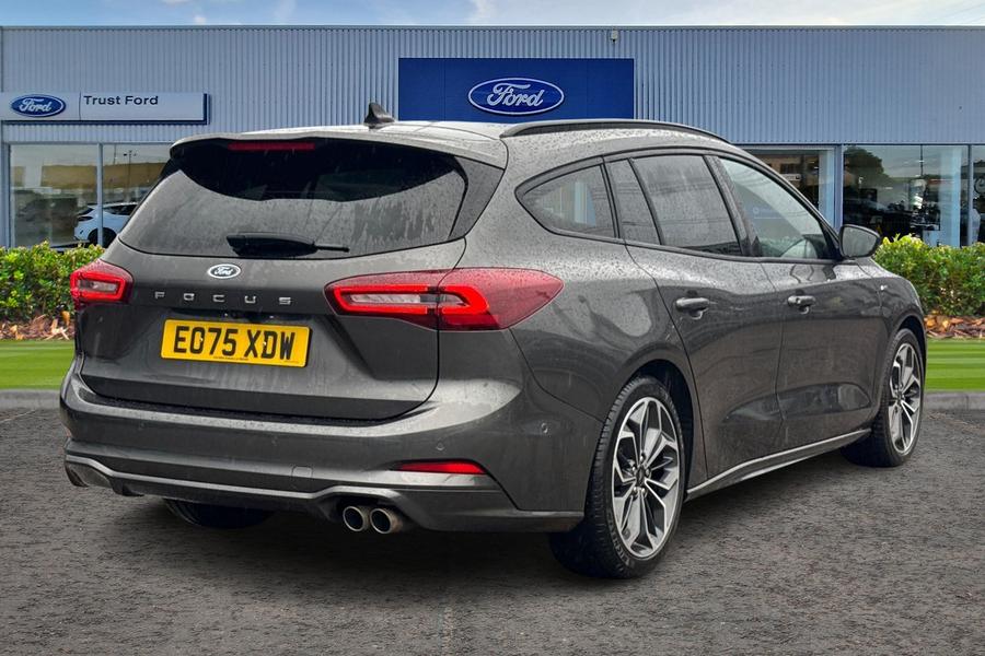 Ford FOCUS Photo autoimg-9be702a82340bdc2cc6ada800cc87f00e5bb7dd2.jpg