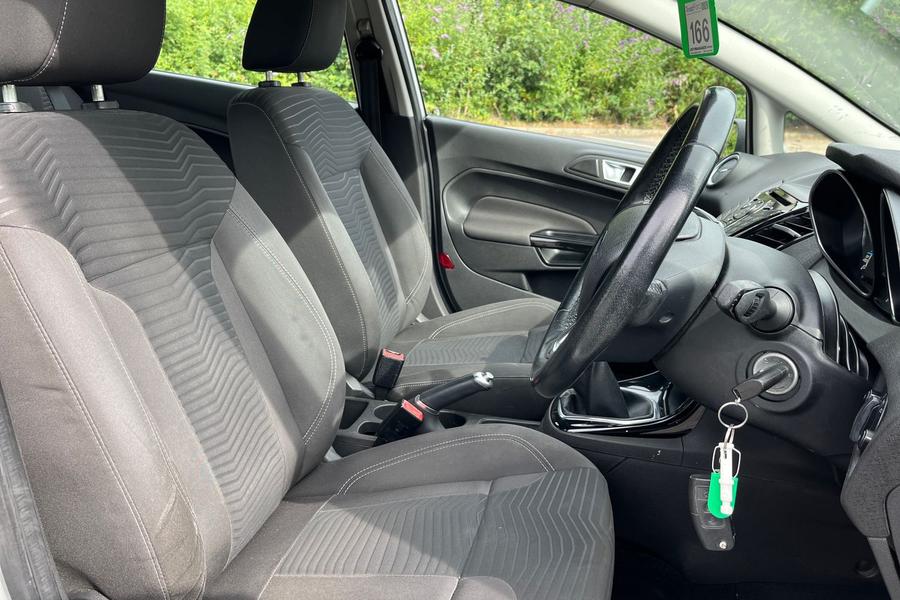 Ford FIESTA Photo autoimg-9beb479a9fd54c2f896c1f8cdcd071e5bbfe30ff.jpg