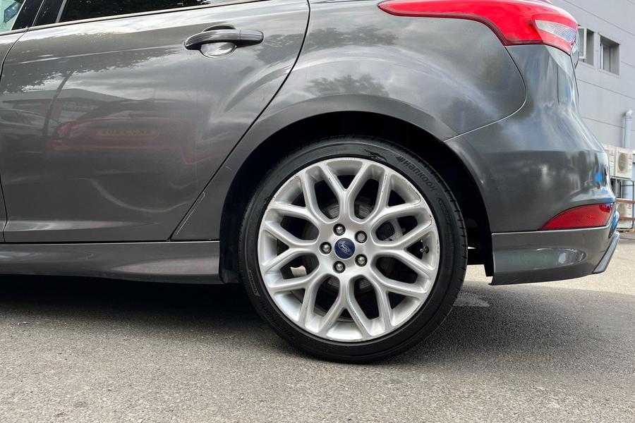 Ford FOCUS Photo autoimg-9bf2eba6a4557a0d3f9527fd34d304fec51e4745.jpg