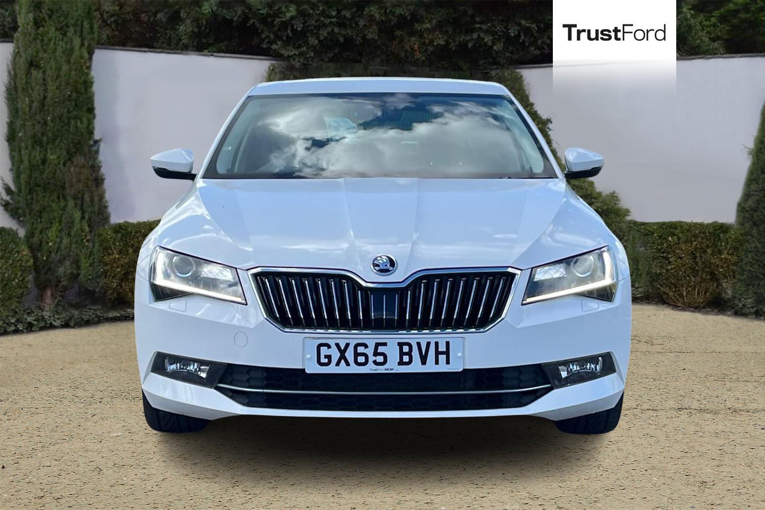 Skoda SUPERB Photo 5