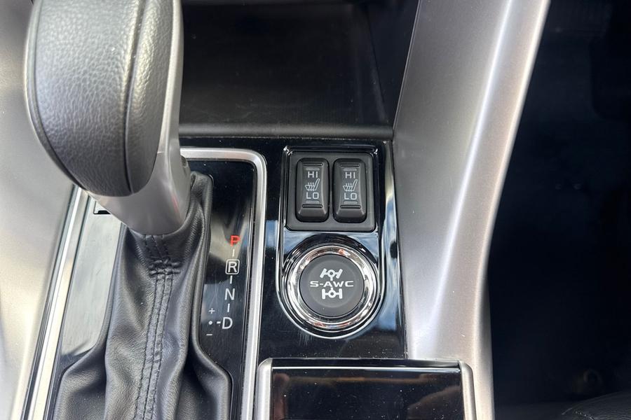 Mitsubishi ECLIPSE CROSS Photo autoimg-9bf7028e53bce92a9f05be54e007cfb19f57b361.jpg