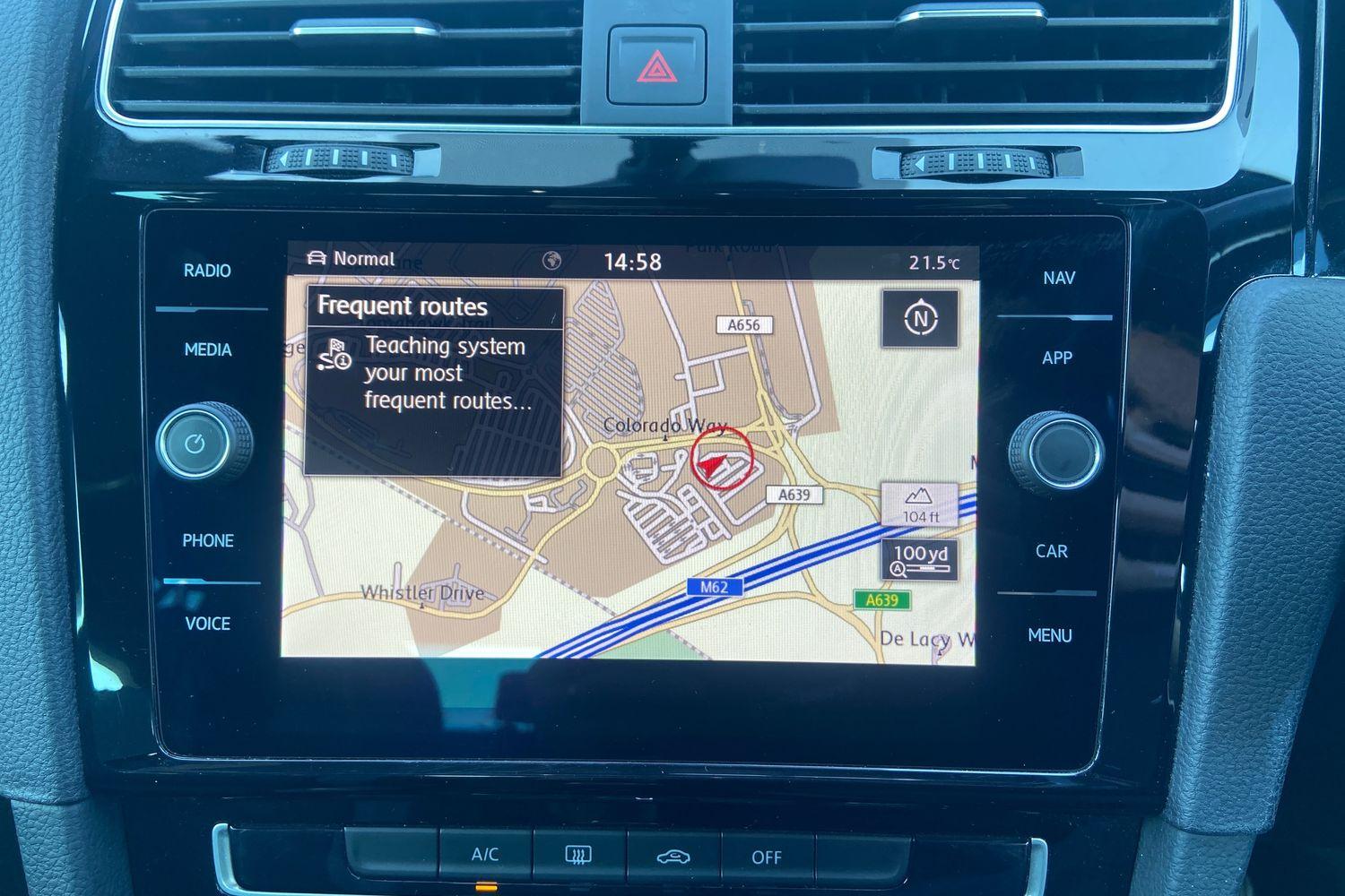 Volkswagen GOLF Photo 23