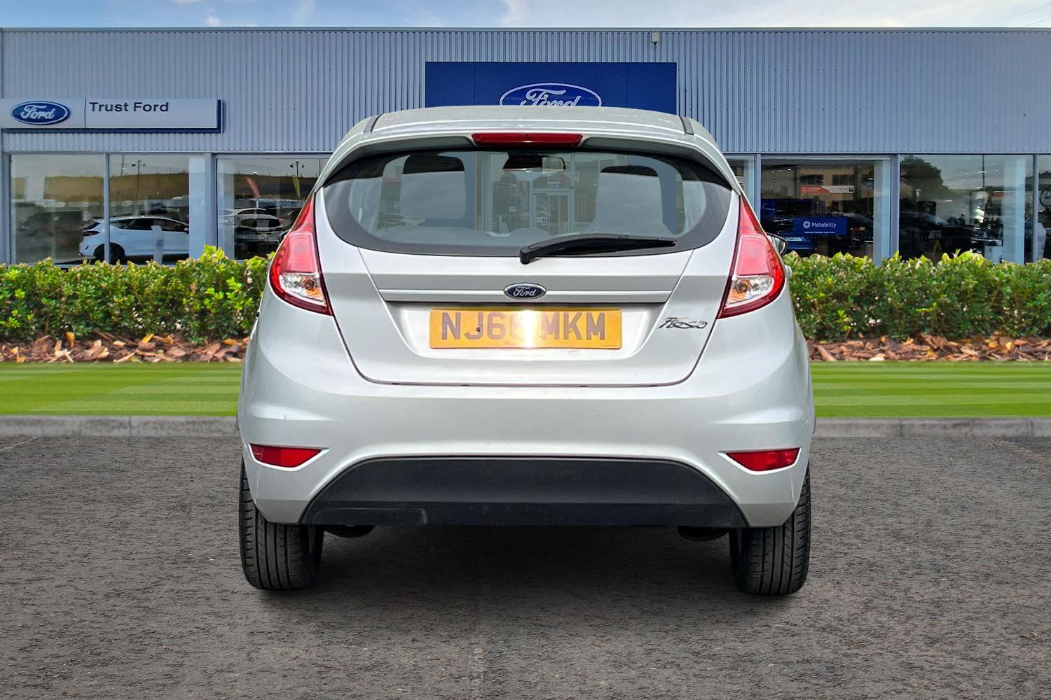 Ford FIESTA Photo 6