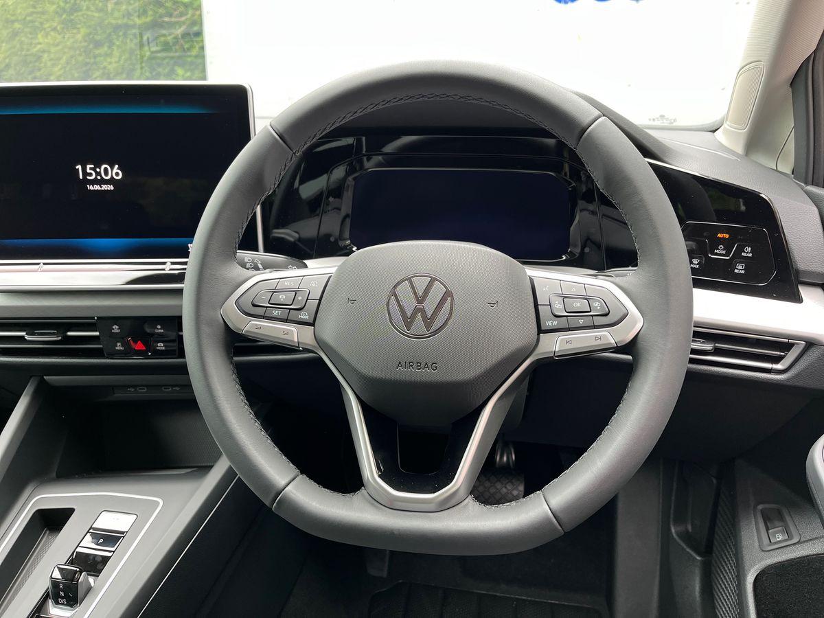 Volkswagen Golf Photo autoimg-9bfaec70a00a5f6727189eb1848236dd16259c89.jpg