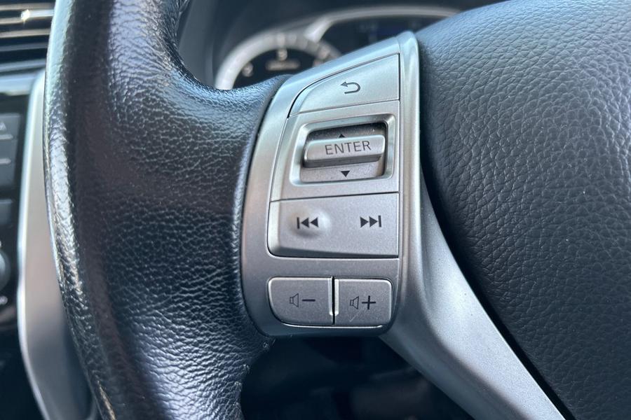 Nissan NAVARA Photo autoimg-9bfd4cf5ae95b85aec78f71ea3a97047928997cf.jpg