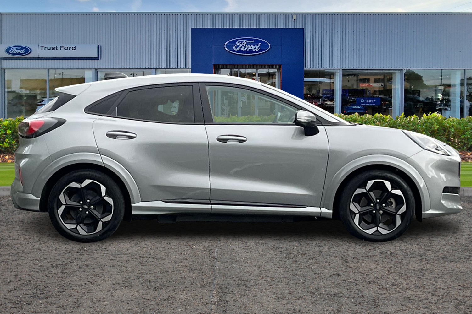 Ford Puma Gen-E Photo 2