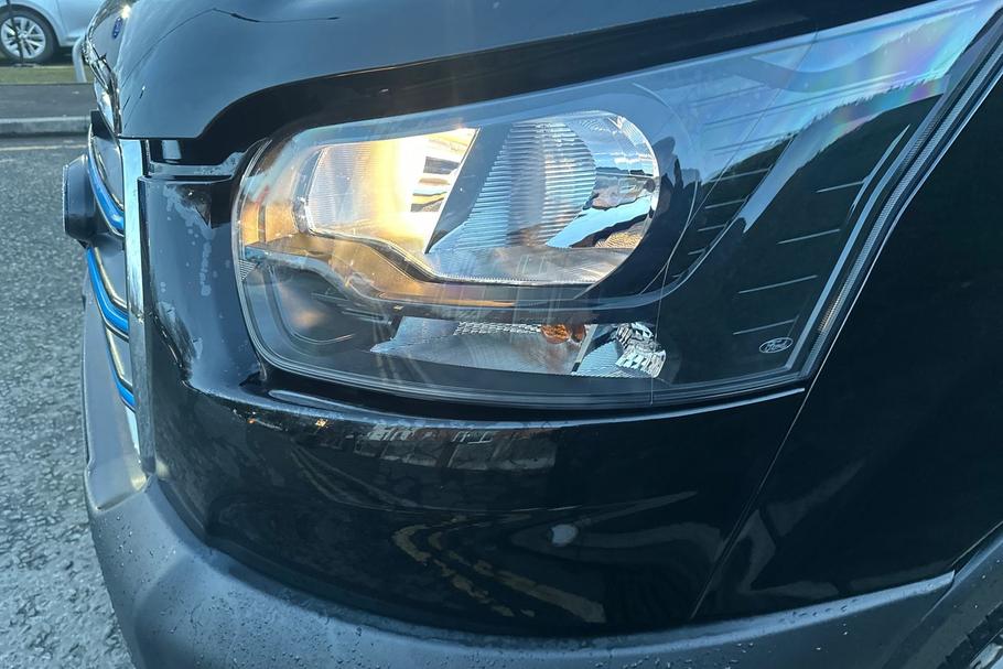 Used Ford E-TRANSIT 17