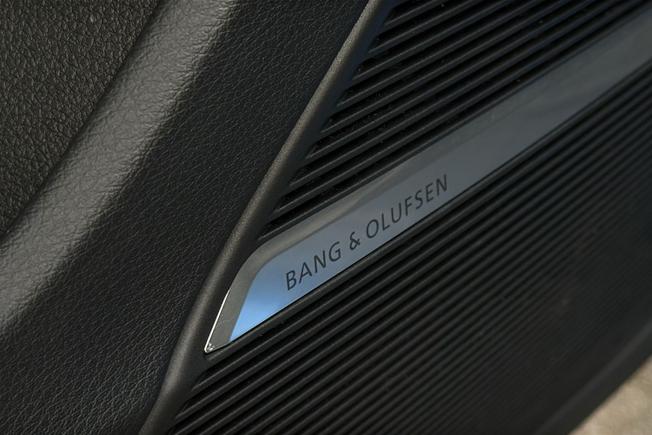 AUDI Q7 Photo 23
