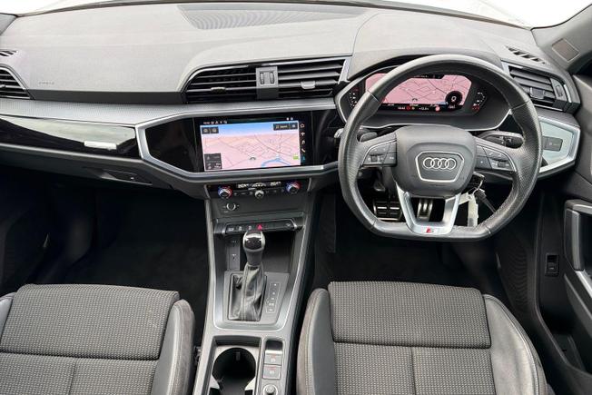Audi Q3 Photo 11