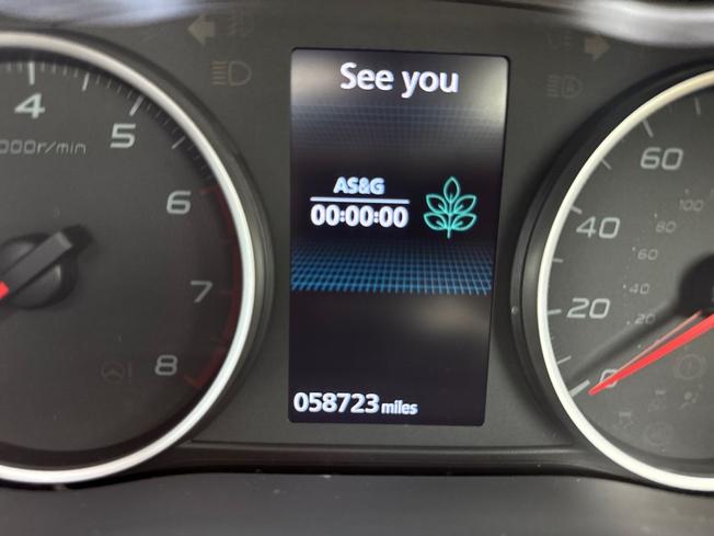 MITSUBISHI Eclipse Cross Photo 15