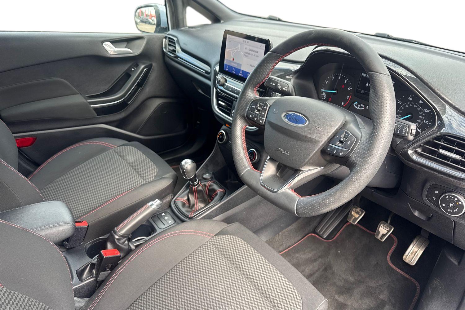 Ford FIESTA Photo 8