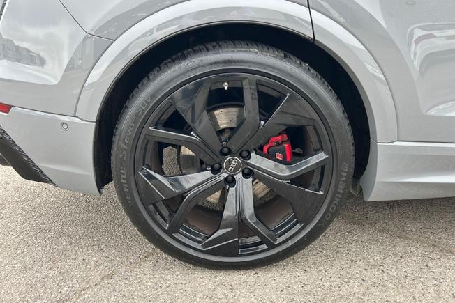 AUDI Rsq8 Photo 28