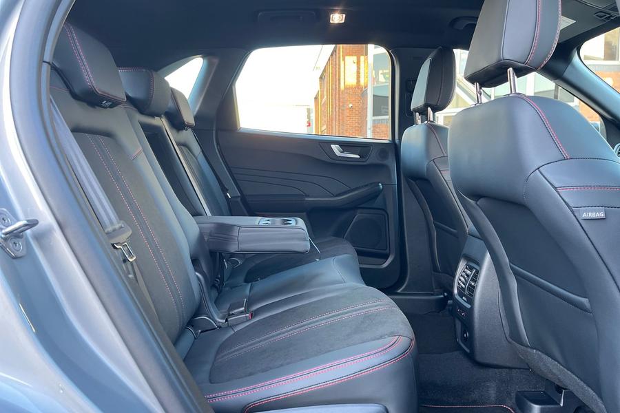 Ford KUGA Photo autoimg-9c149118e267e0c95168751aa3b3964cf63d3763.jpg