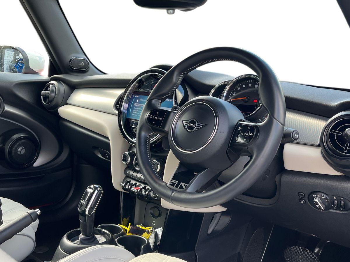MINI Convertible Photo 19