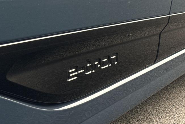 AUDI A6 E-Tron Avant Photo 50