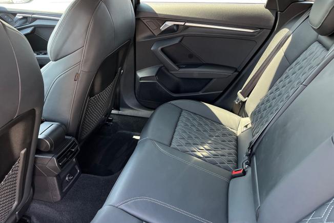AUDI S3 Photo 46