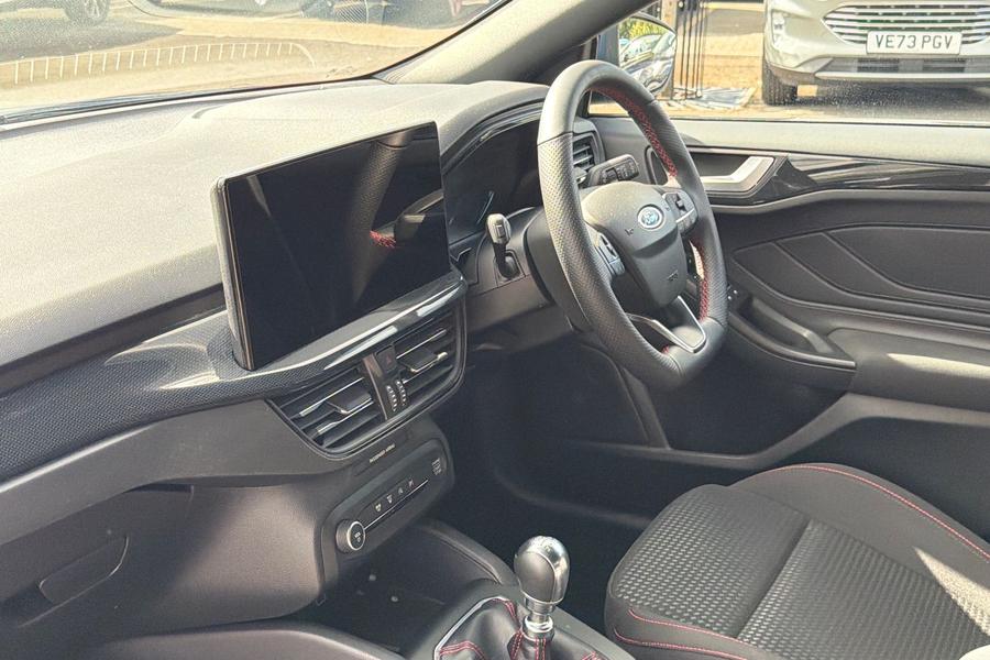 Ford FOCUS Photo autoimg-9c28ed2cafc6cae04088a7ff2738294c1af9380e.jpg