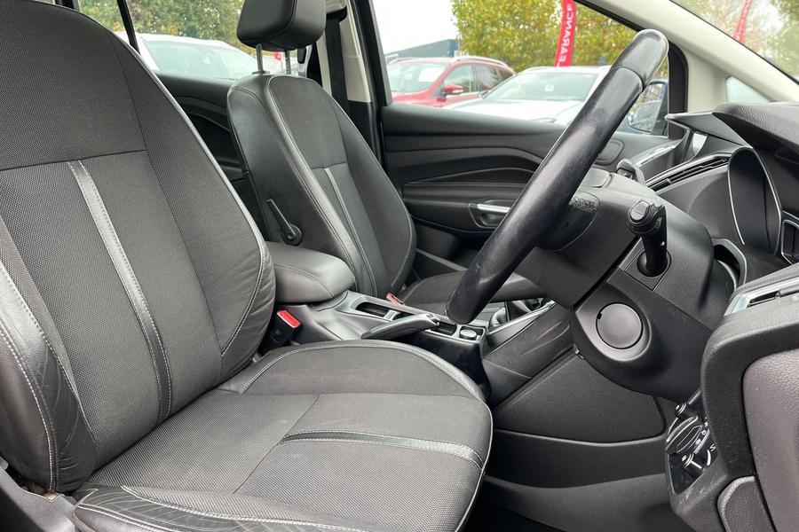 Ford GRAND C-MAX Photo autoimg-9c2b04107be39a4941e575c3159959a9c15bb74e.jpg