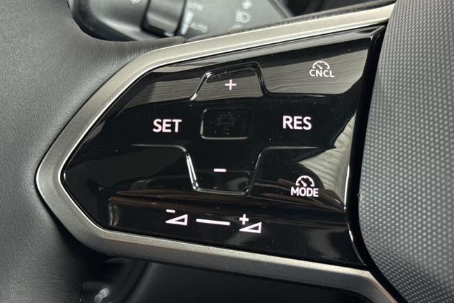 VOLKSWAGEN ID.3 Photo 16
