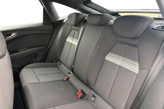 AUDI Q4 E-Tron Photo 9