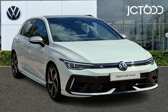 Volkswagen Golf Photo 1