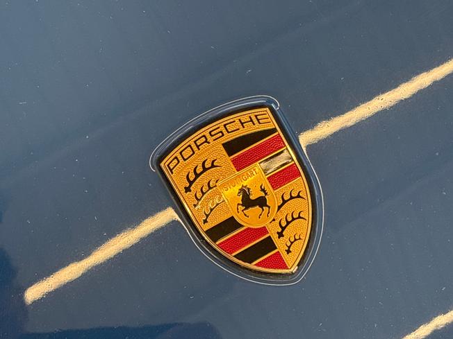 PORSCHE Taycan Photo 43