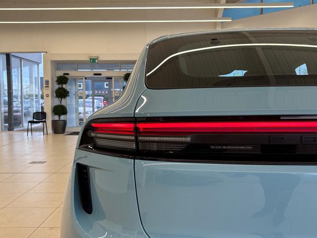 PORSCHE Macan Photo 23