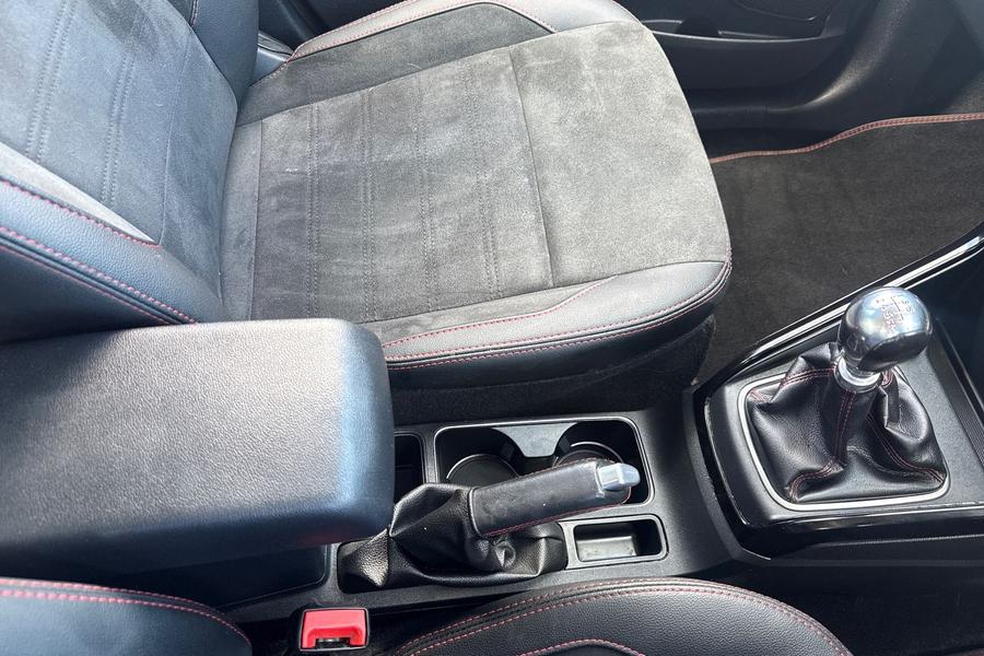 Ford EcoSport Photo autoimg-9c4059dc4b3cb1c596f7c831fe79807e01370e7c.jpg