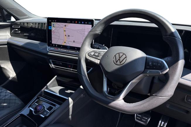 VOLKSWAGEN Tiguan Photo 6